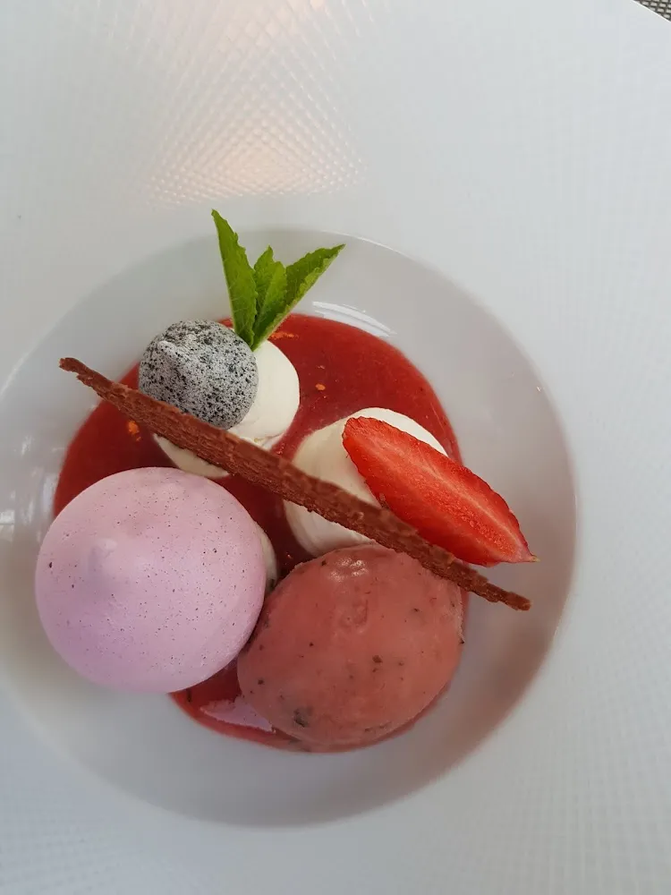 Vacherin Fraises Basilic Revisité